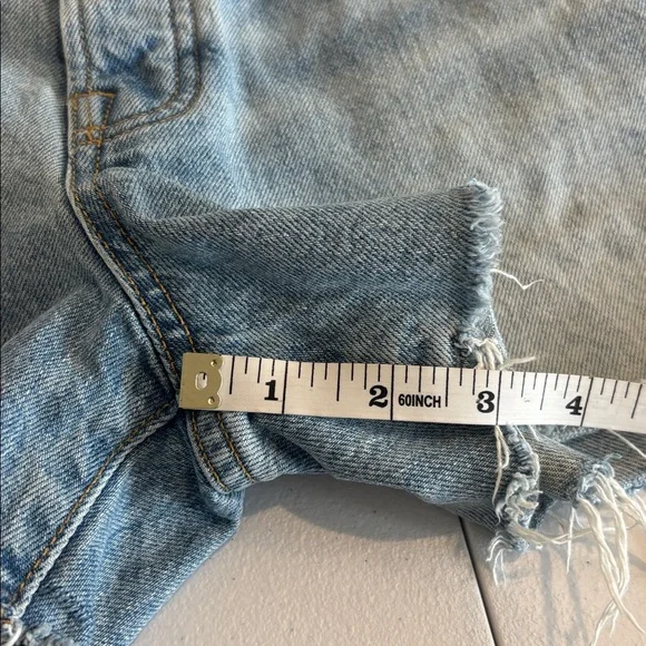 EVERLANE The Relaxed 90’s shorts button fly 5 pockets raw edge hem light blue 27 - Picture 16 of 16